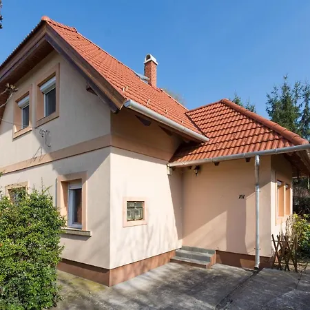 101 Agard,toeroek Balint Utca 101 *